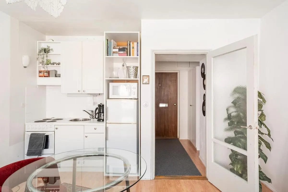 Central And Hip W King Bed, 50M Tram And Bus, Netflix Helsinki