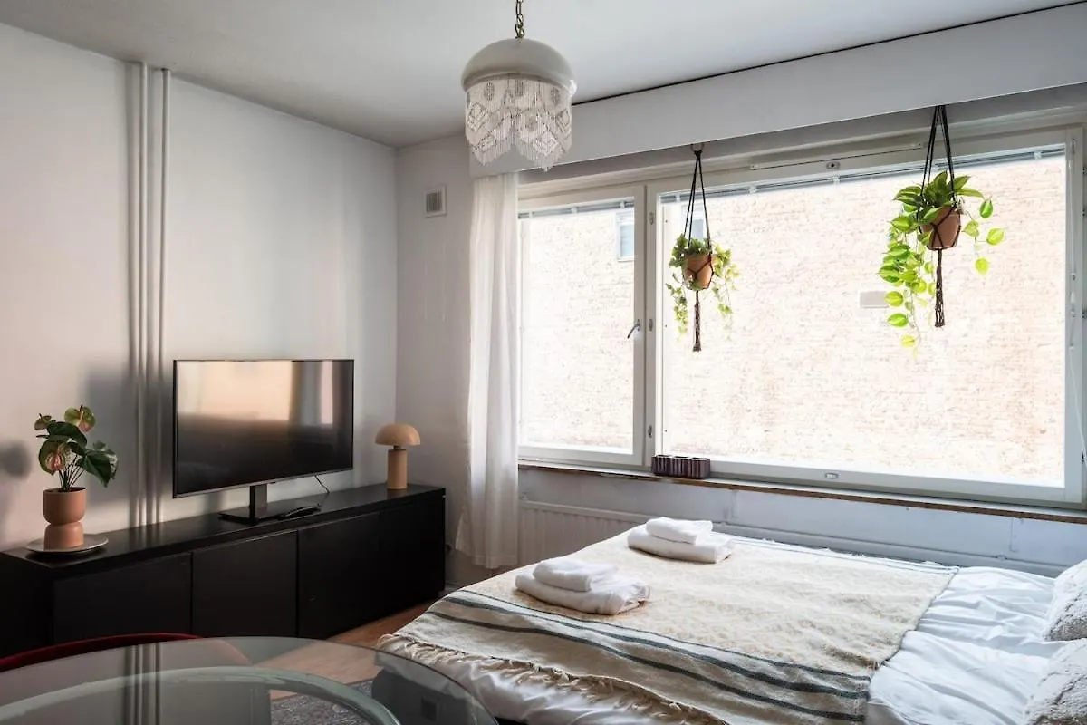 Central And Hip W King Bed, 50M Tram And Bus, Netflix Helsinki Finlandia