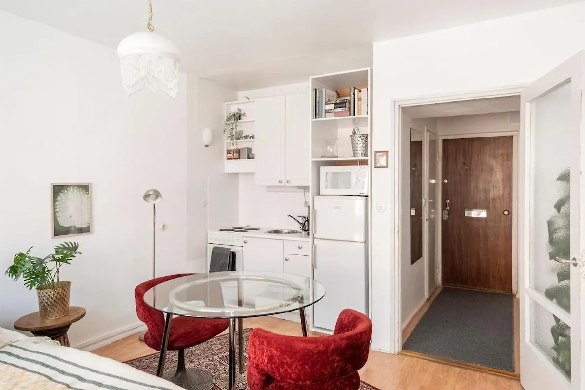 Central And Hip W King Bed, 50M Tram And Bus, Netflix Helsinki 0*,