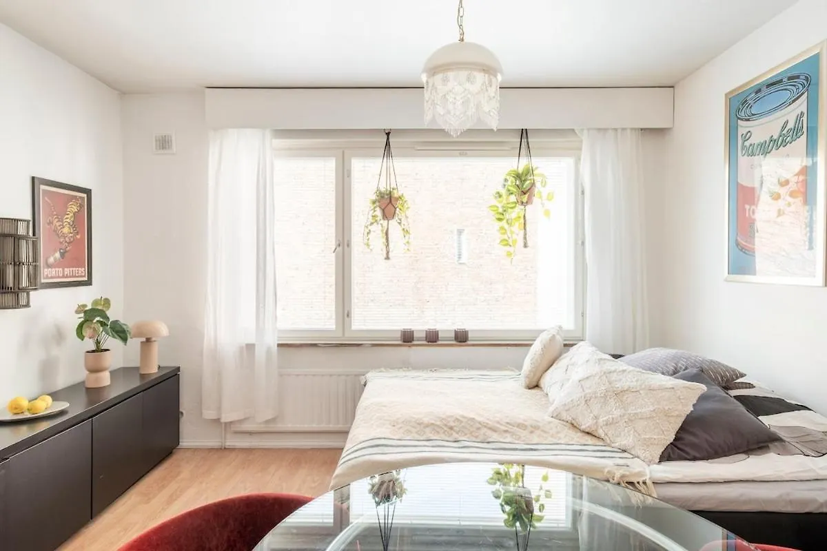 Central And Hip W King Bed, 50M Tram And Bus, Netflix Helsinki Finlandia