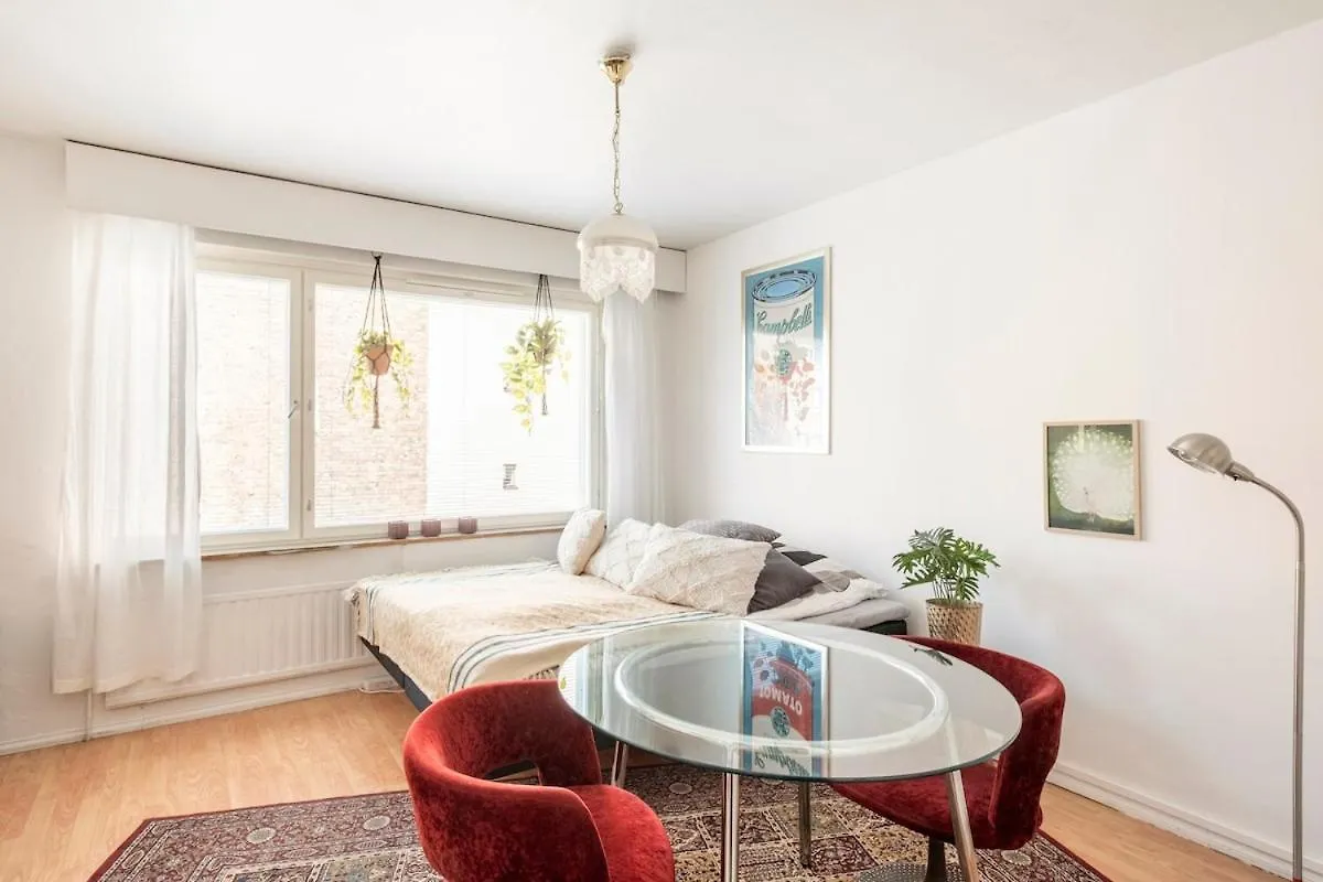 Central And Hip W King Bed, 50M Tram And Bus, Netflix Helsinki